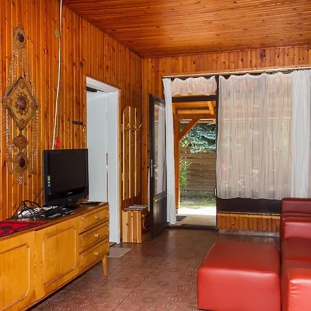 Familia Nyaralo 3 Holiday home Balatonmariafurdo