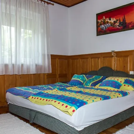 Holiday home Familia Nyaralo 3 Balatonmariafurdo